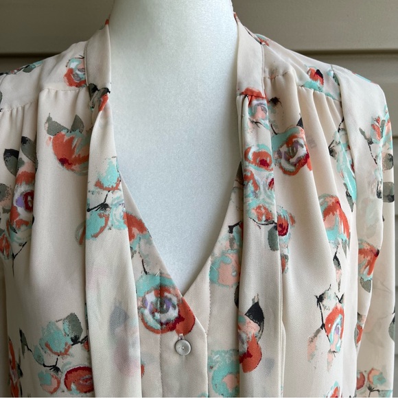 •DR2• Semi-Sheer Lined Floral Bow Tie Blouse - Size Medium - Picture 7 of 10